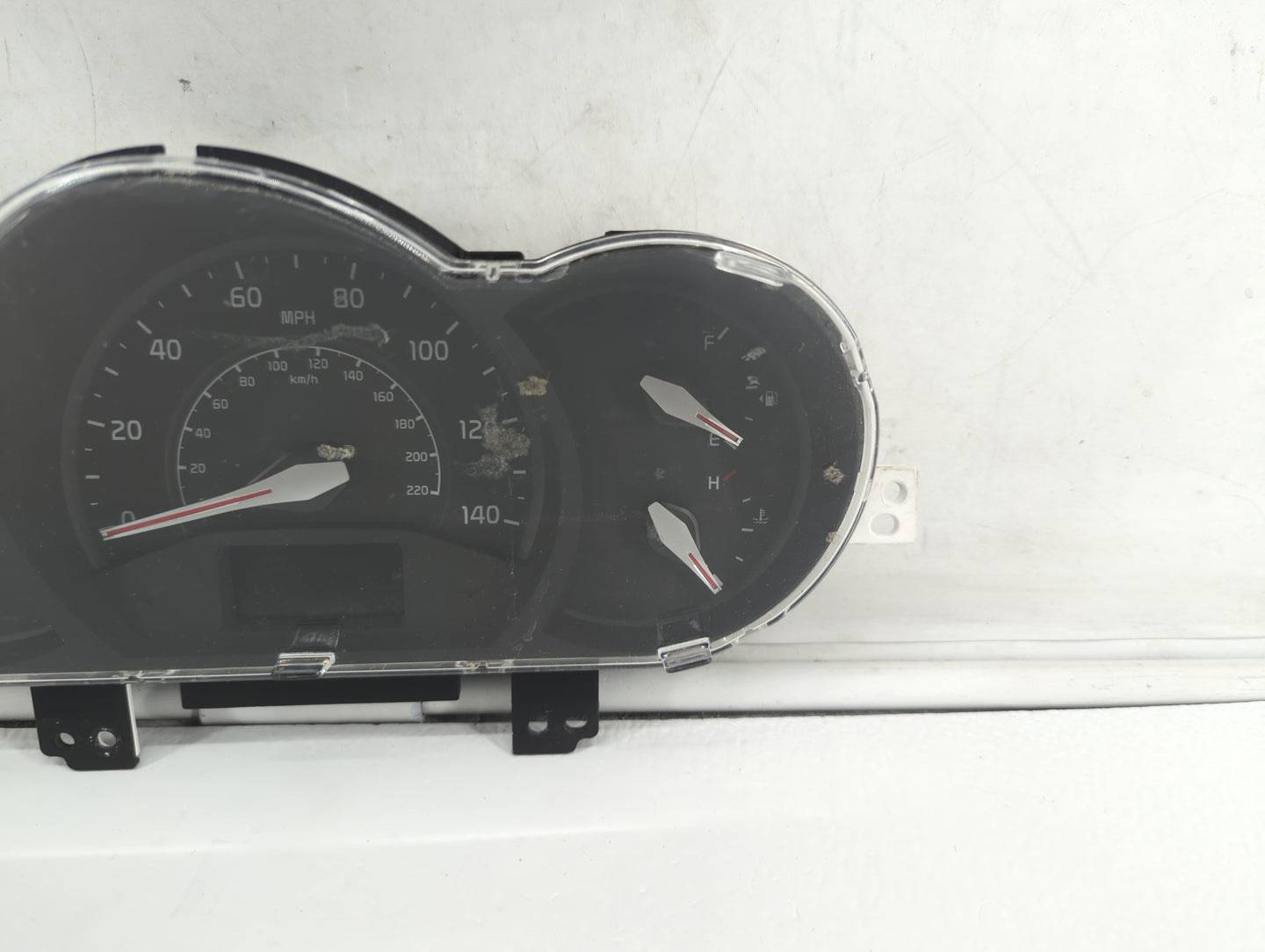 2014-2015 Kia Rio Instrument Cluster Speedometer Gauges P/N:94022-1W118 Fits Fits 2014 2015 OEM Used Auto Parts - Oemusedaut