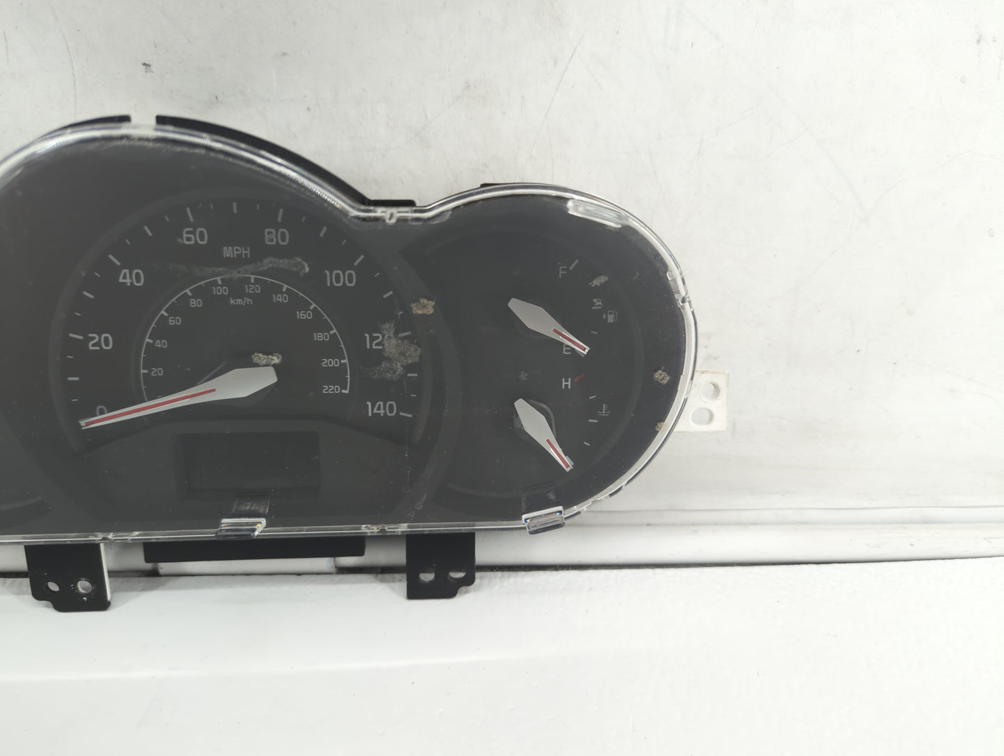 2014-2015 Kia Rio Instrument Cluster Speedometer Gauges P/N:94022-1W118 Fits Fits 2014 2015 OEM Used Auto Parts - Oemusedaut