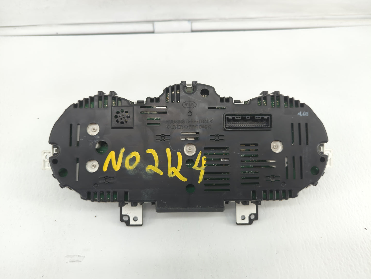 2014-2015 Kia Rio Instrument Cluster Speedometer Gauges P/N:94022-1W118 Fits Fits 2014 2015 OEM Used Auto Parts - Oemusedaut