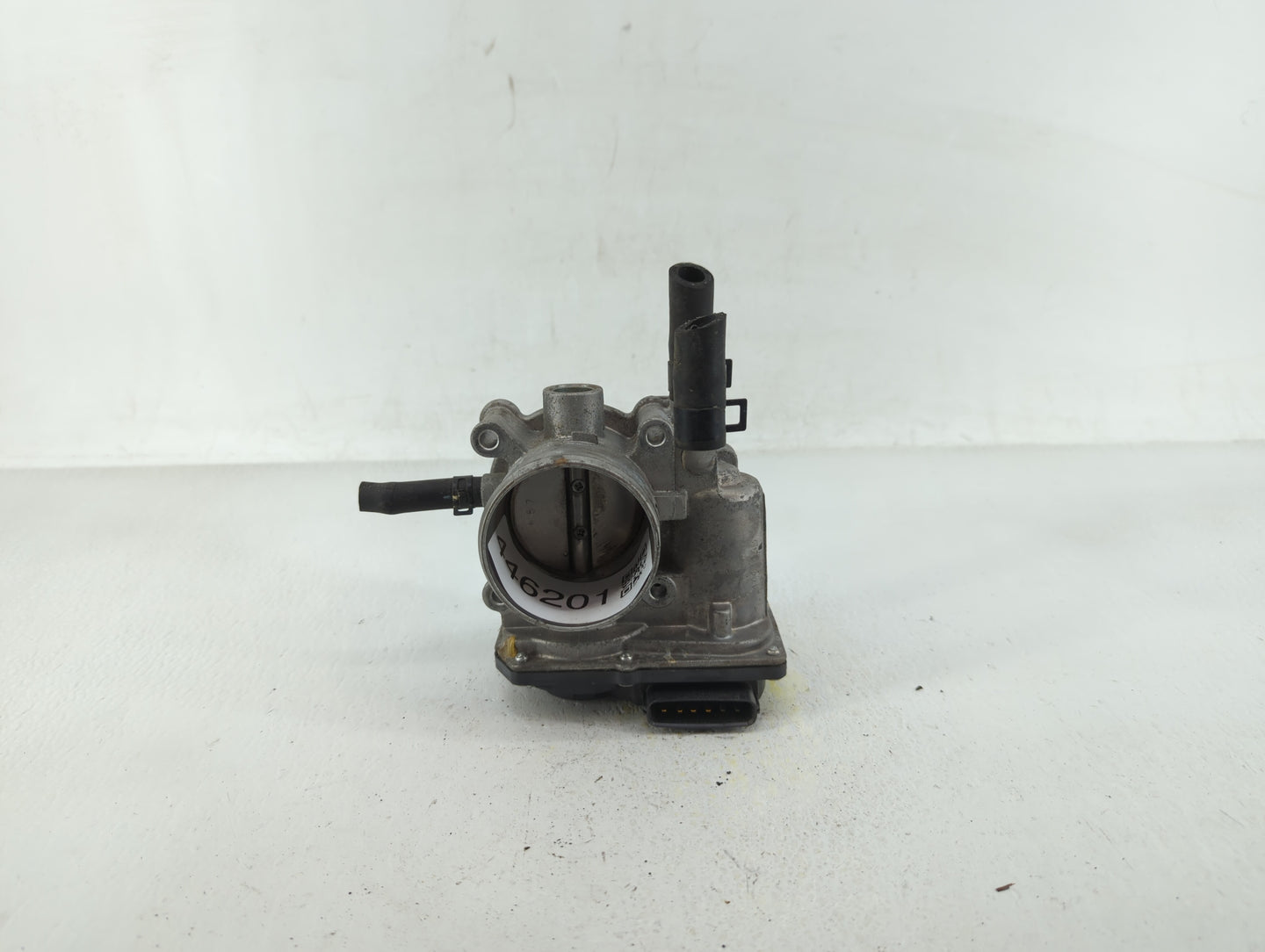 2012-2019 Kia Rio Throttle Body P/N:35100-2B300 Fits Fits 2012 2013 2014 2015 2016 2017 2018 2019 OEM Used Auto Parts - Oemu