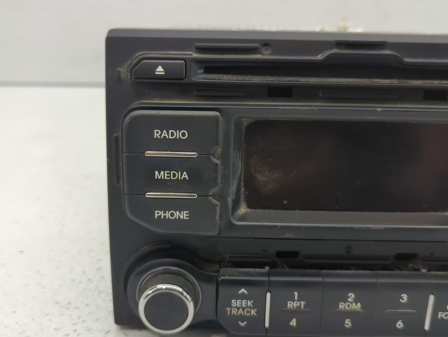 2012-2015 Kia Rio Am Fm Cd Player Radio Receiver - Oemusedautoparts1.com