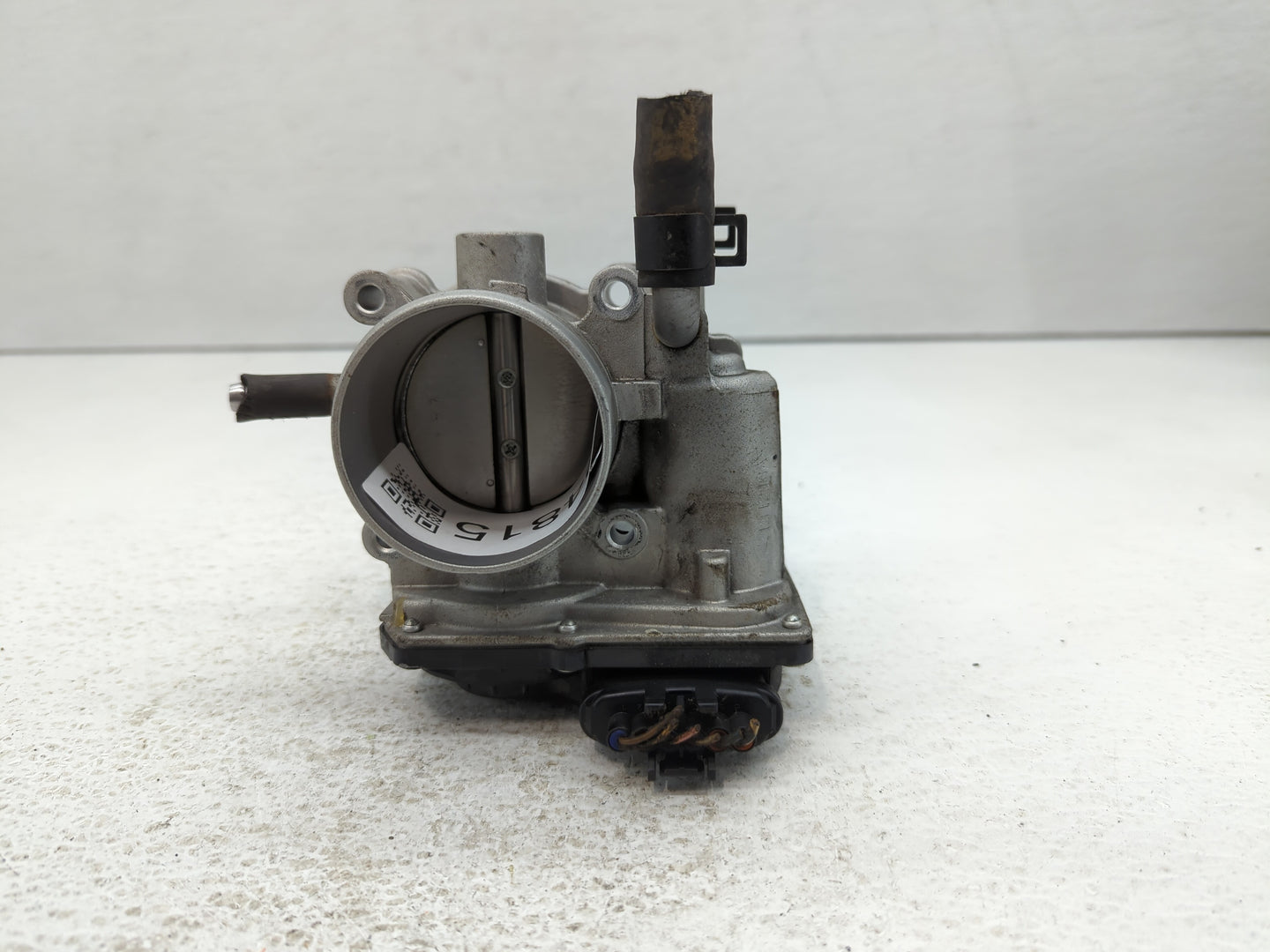 2012-2019 Kia Rio Throttle Body P/N:35100-2B300 Fits Fits 2012 2013 2014 2015 2016 2017 2018 2019 OEM Used Auto Parts - Oemu