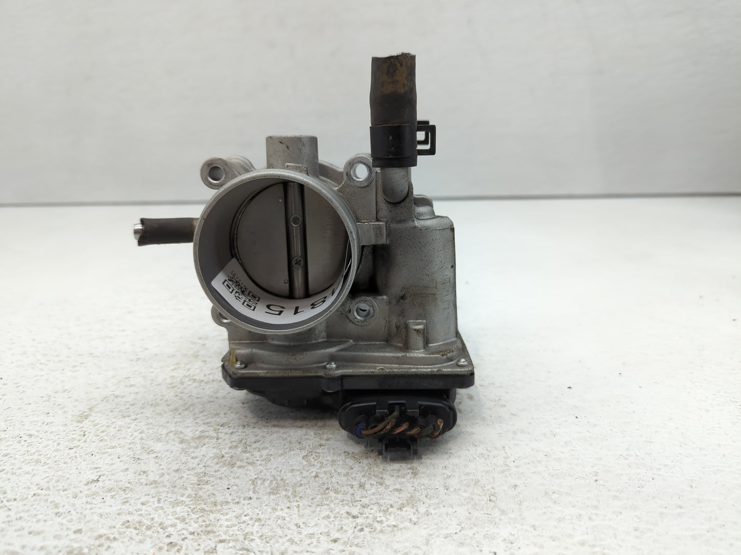 2012-2019 Kia Rio Throttle Body P/N:35100-2B300 Fits Fits 2012 2013 2014 2015 2016 2017 2018 2019 OEM Used Auto Parts - Oemu
