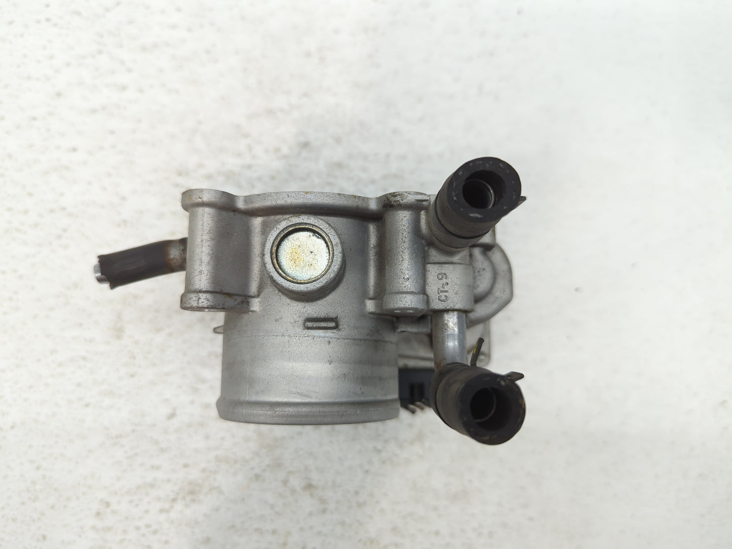 2012-2019 Kia Rio Throttle Body P/N:35100-2B300 Fits Fits 2012 2013 2014 2015 2016 2017 2018 2019 OEM Used Auto Parts - Oemu