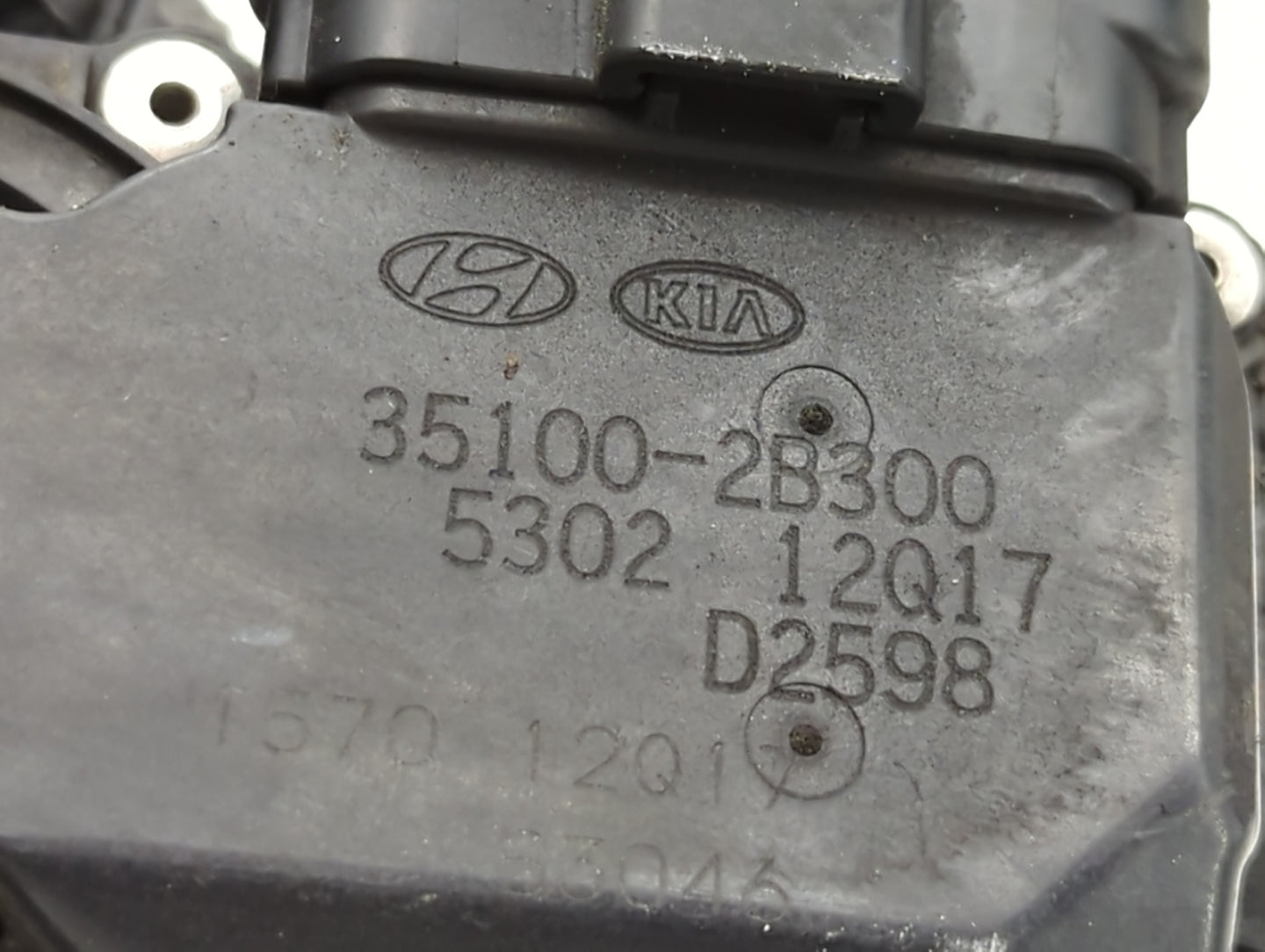 2012-2019 Kia Rio Throttle Body P/N:35100-2B300 Fits Fits 2012 2013 2014 2015 2016 2017 2018 2019 OEM Used Auto Parts - Oemu