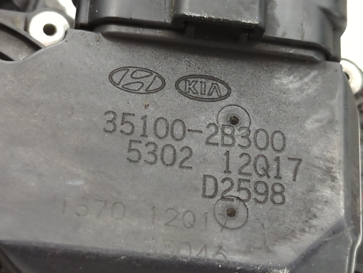 2012-2019 Kia Rio Throttle Body P/N:35100-2B300 Fits Fits 2012 2013 2014 2015 2016 2017 2018 2019 OEM Used Auto Parts - Oemu