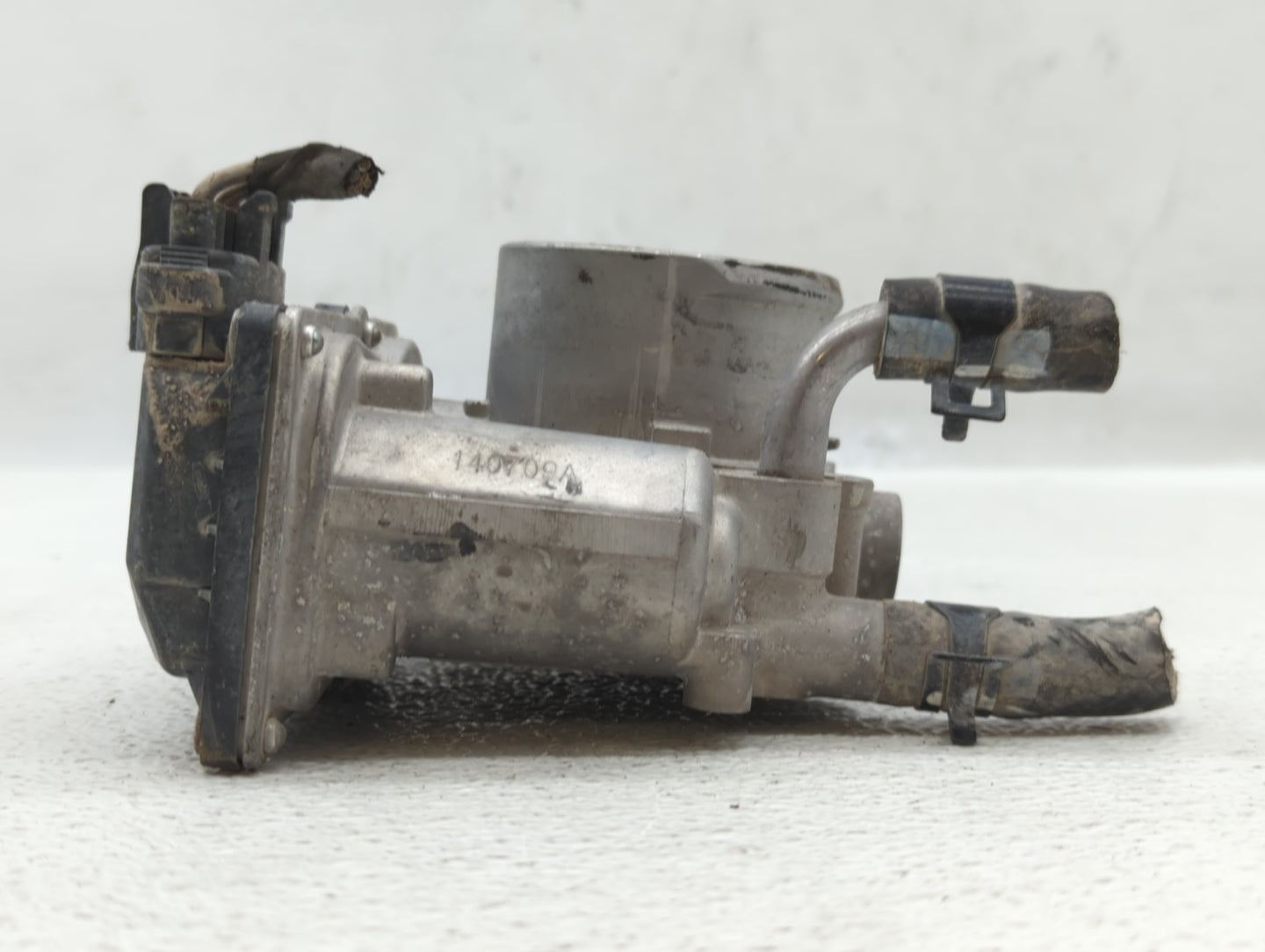 2012-2019 Kia Rio Throttle Body P/N:35100-2B300 Fits Fits 2012 2013 2014 2015 2016 2017 2018 2019 OEM Used Auto Parts - Oemu