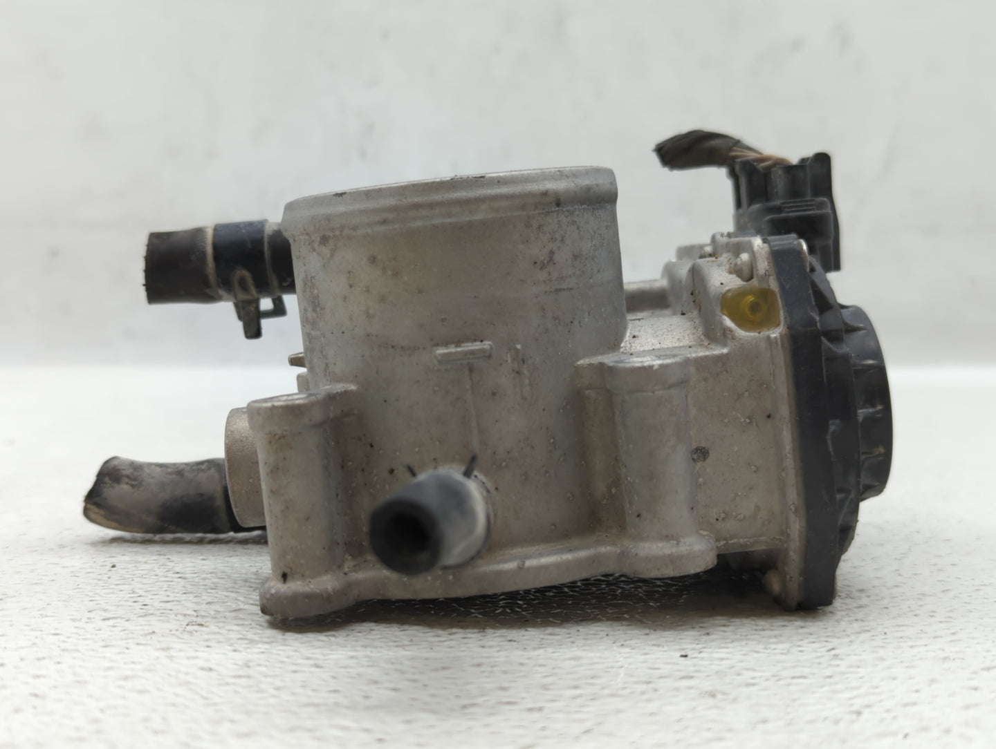2012-2019 Kia Rio Throttle Body P/N:35100-2B300 Fits Fits 2012 2013 2014 2015 2016 2017 2018 2019 OEM Used Auto Parts - Oemu