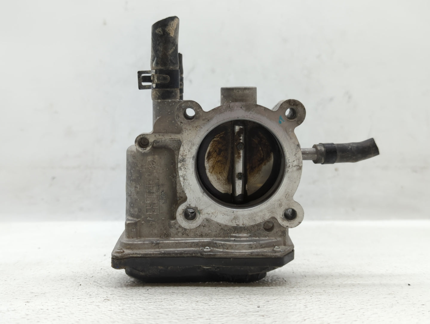 2012-2019 Kia Rio Throttle Body P/N:35100-2B300 Fits Fits 2012 2013 2014 2015 2016 2017 2018 2019 OEM Used Auto Parts - Oemu