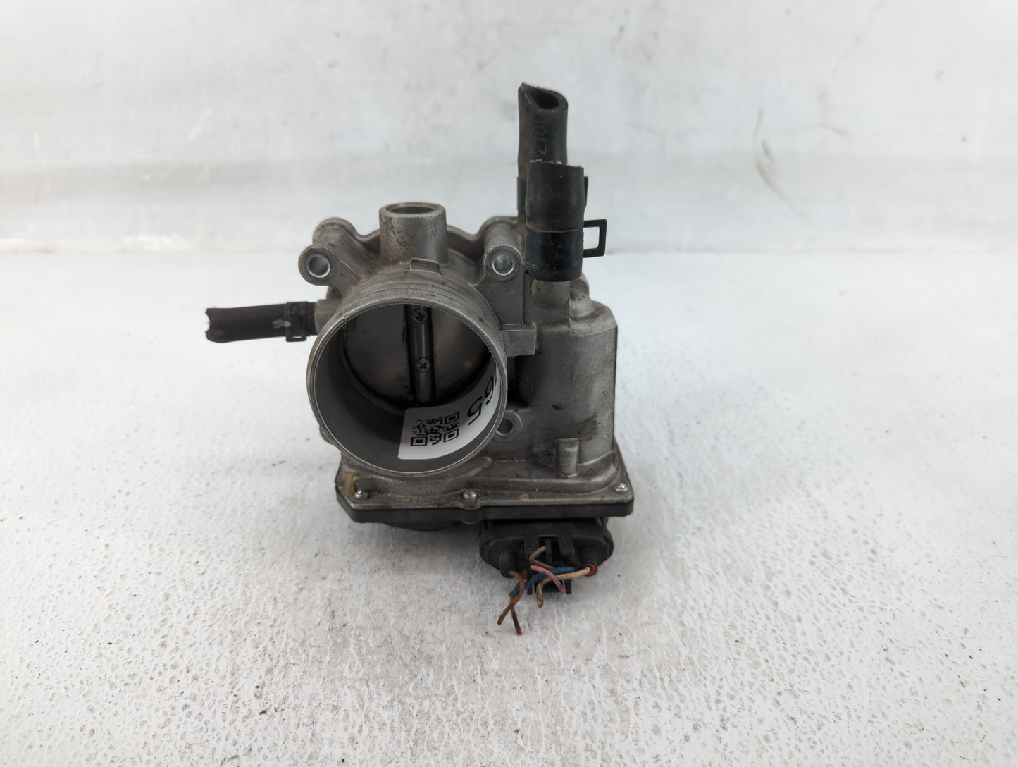2012-2019 Kia Rio Throttle Body P/N:35100-2B300 Fits Fits 2012 2013 2014 2015 2016 2017 2018 2019 OEM Used Auto Parts - Oemu