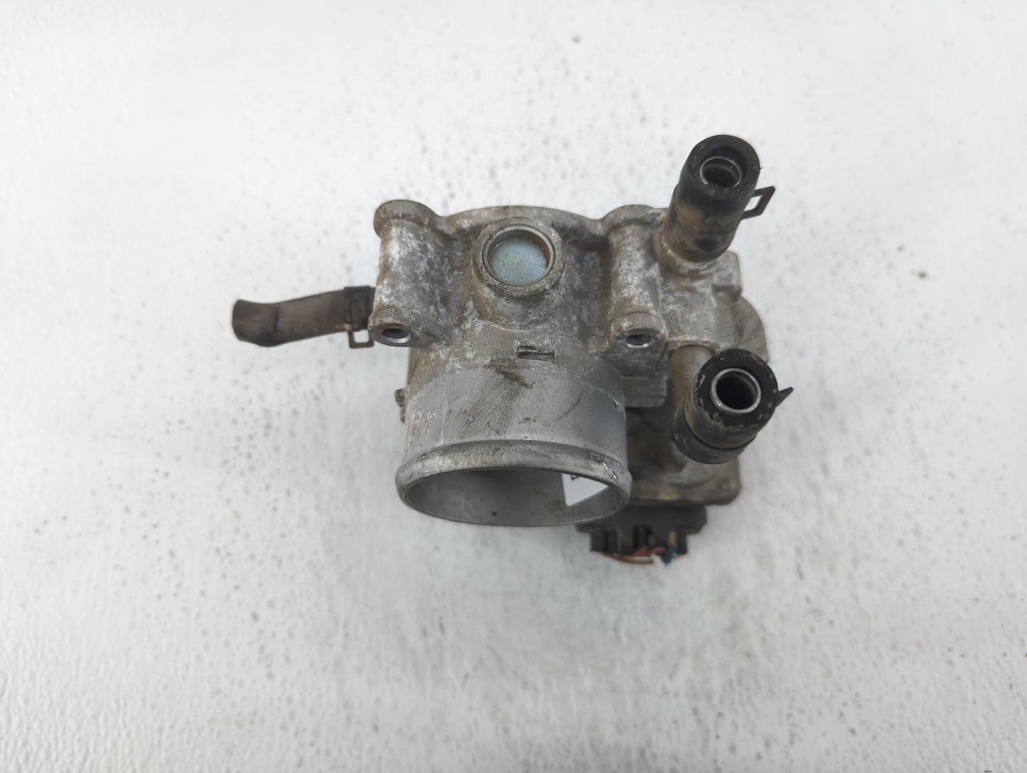 2012-2019 Kia Rio Throttle Body P/N:35100-2B300 Fits Fits 2012 2013 2014 2015 2016 2017 2018 2019 OEM Used Auto Parts - Oemu