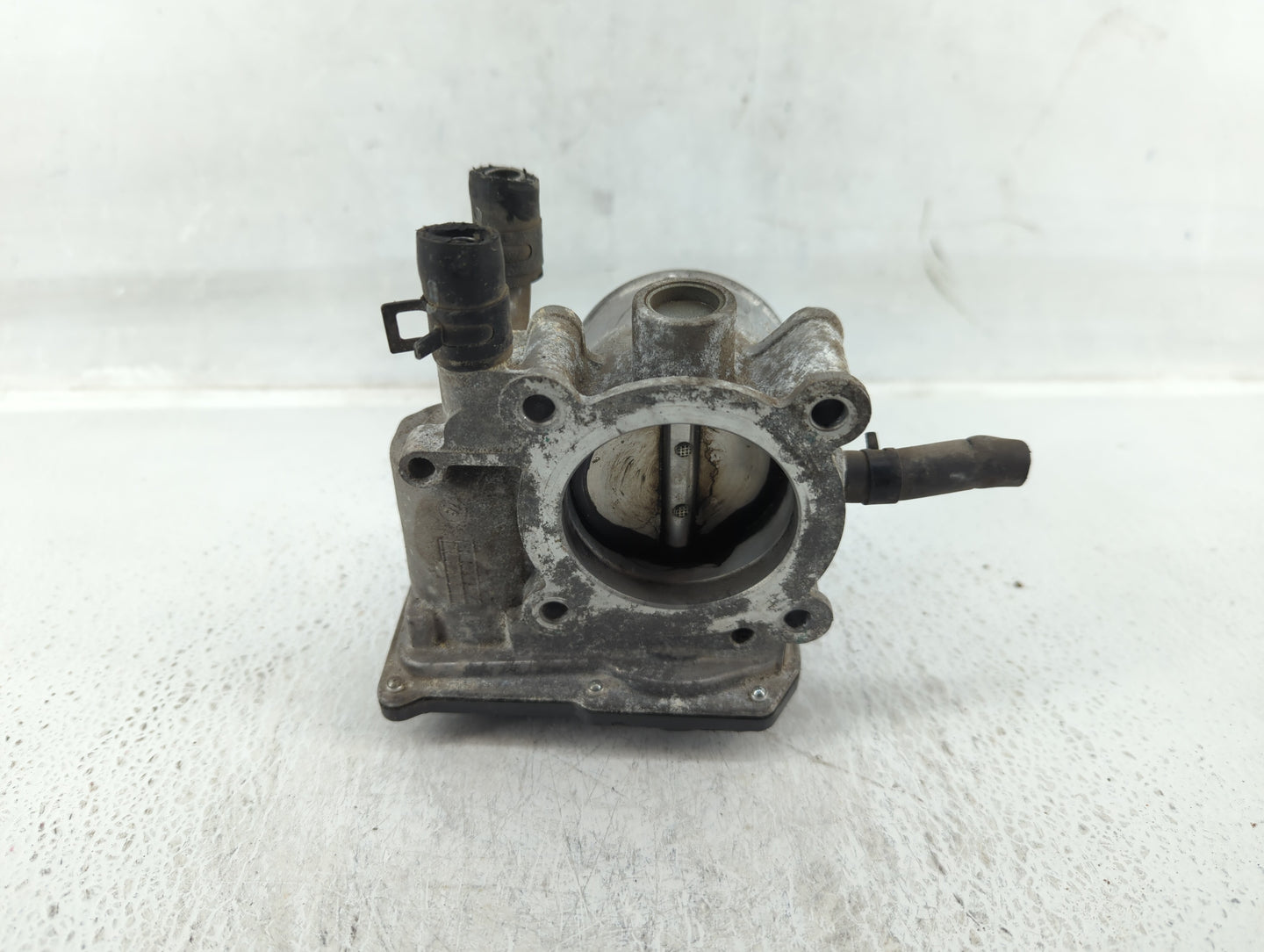 2012-2019 Kia Rio Throttle Body P/N:35100-2B300 Fits Fits 2012 2013 2014 2015 2016 2017 2018 2019 OEM Used Auto Parts - Oemu