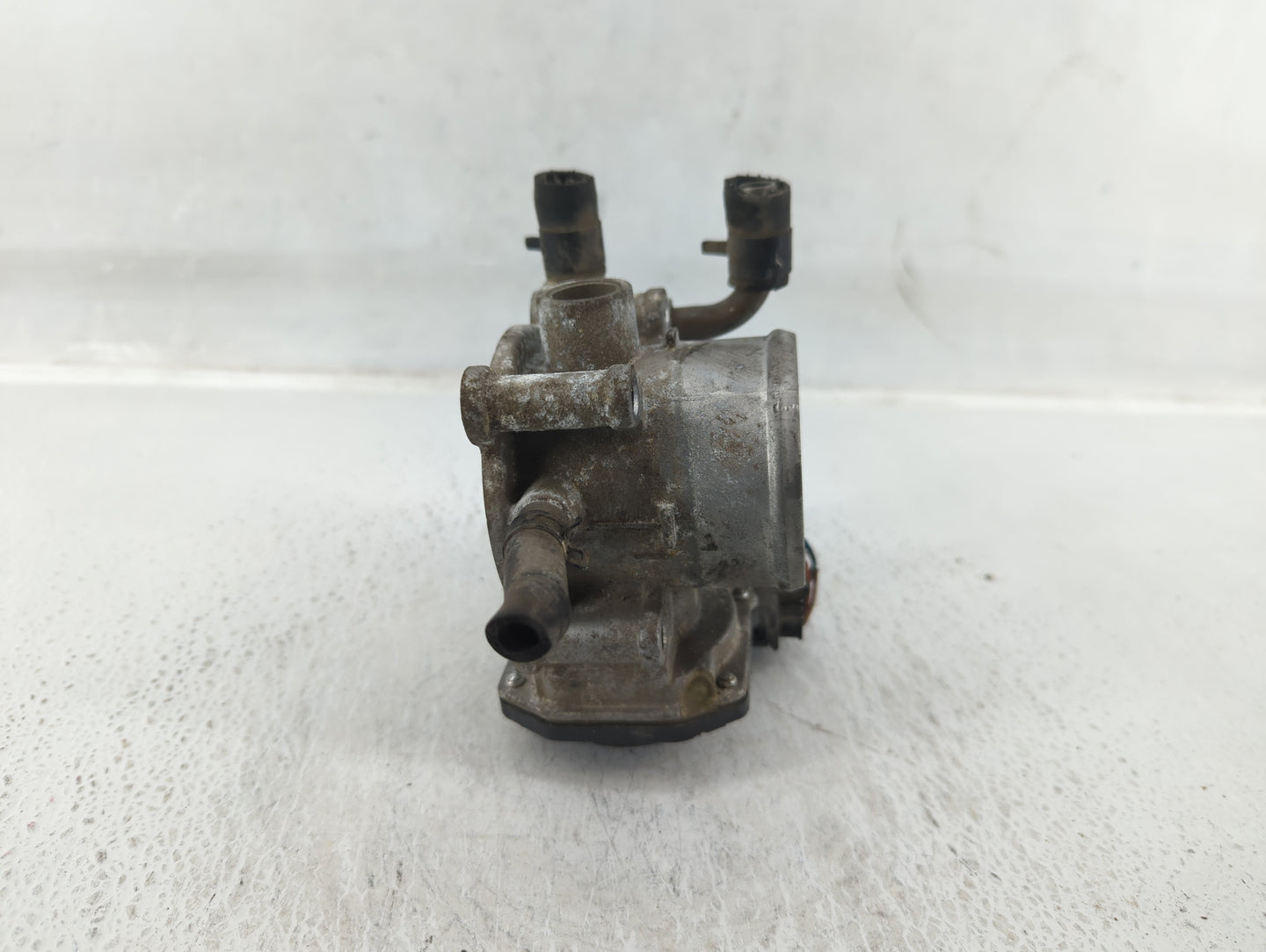 2012-2019 Kia Rio Throttle Body P/N:35100-2B300 Fits Fits 2012 2013 2014 2015 2016 2017 2018 2019 OEM Used Auto Parts - Oemu
