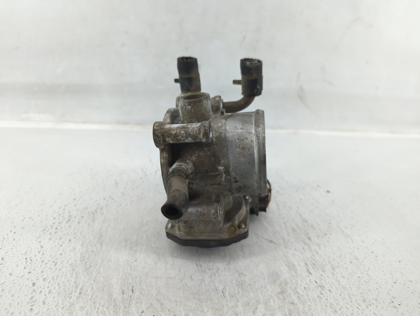 2012-2019 Kia Rio Throttle Body P/N:35100-2B300 Fits Fits 2012 2013 2014 2015 2016 2017 2018 2019 OEM Used Auto Parts - Oemu