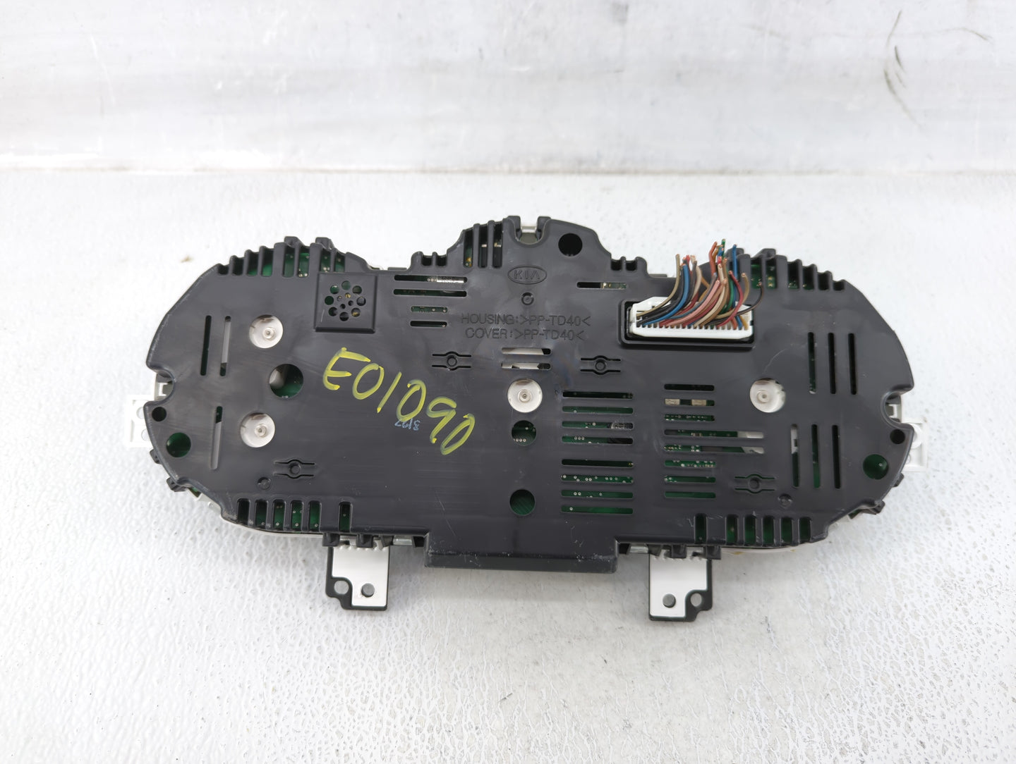 2012-2015 Kia Rio Instrument Cluster Speedometer Gauges P/N:94022-1W114 Miles: Fits Fits 2012 2013 2014 2015 OEM Used Auto P