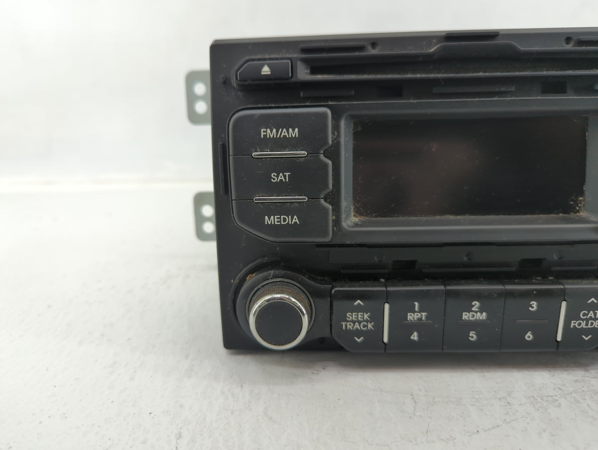 2012-2015 Kia Rio Am Fm Cd Player Radio Receiver 583449 - Oemusedautoparts1.com