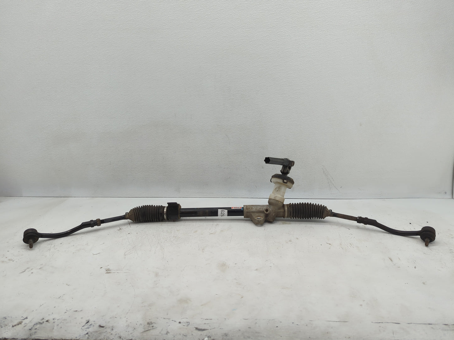 2014 Kia Rio Rack and Pinion Steering Gear P/N:56500-1W100 JDTMA196 Fits OEM Used Auto Parts - Oemusedautoparts1.com