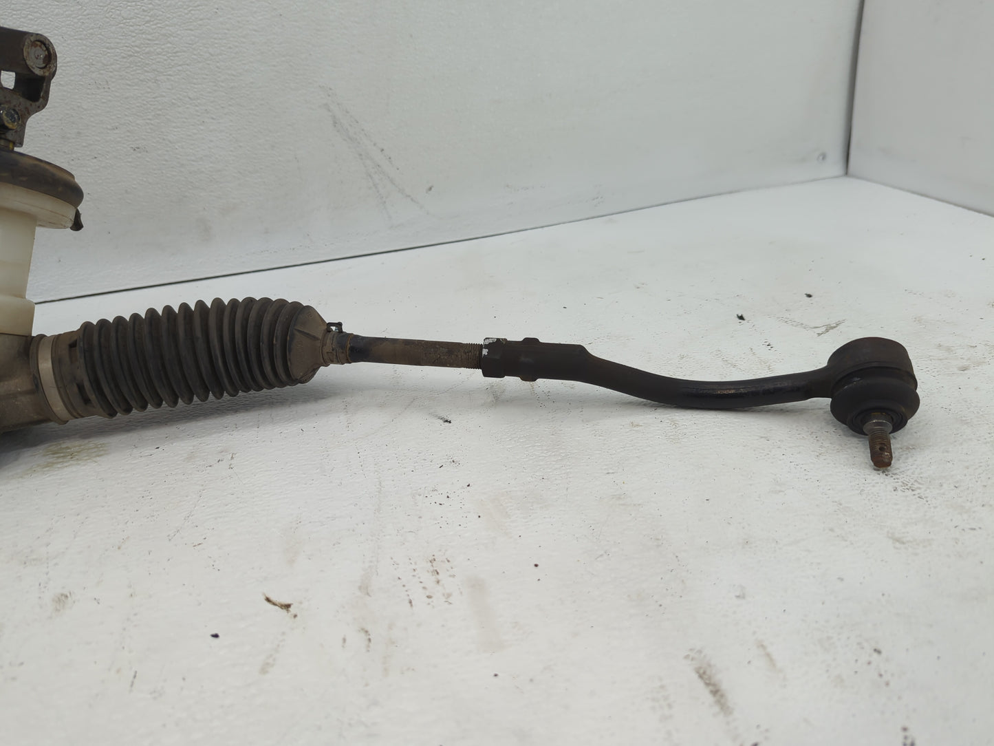 2014 Kia Rio Rack and Pinion Steering Gear P/N:56500-1W100 JDTMA196 Fits OEM Used Auto Parts - Oemusedautoparts1.com