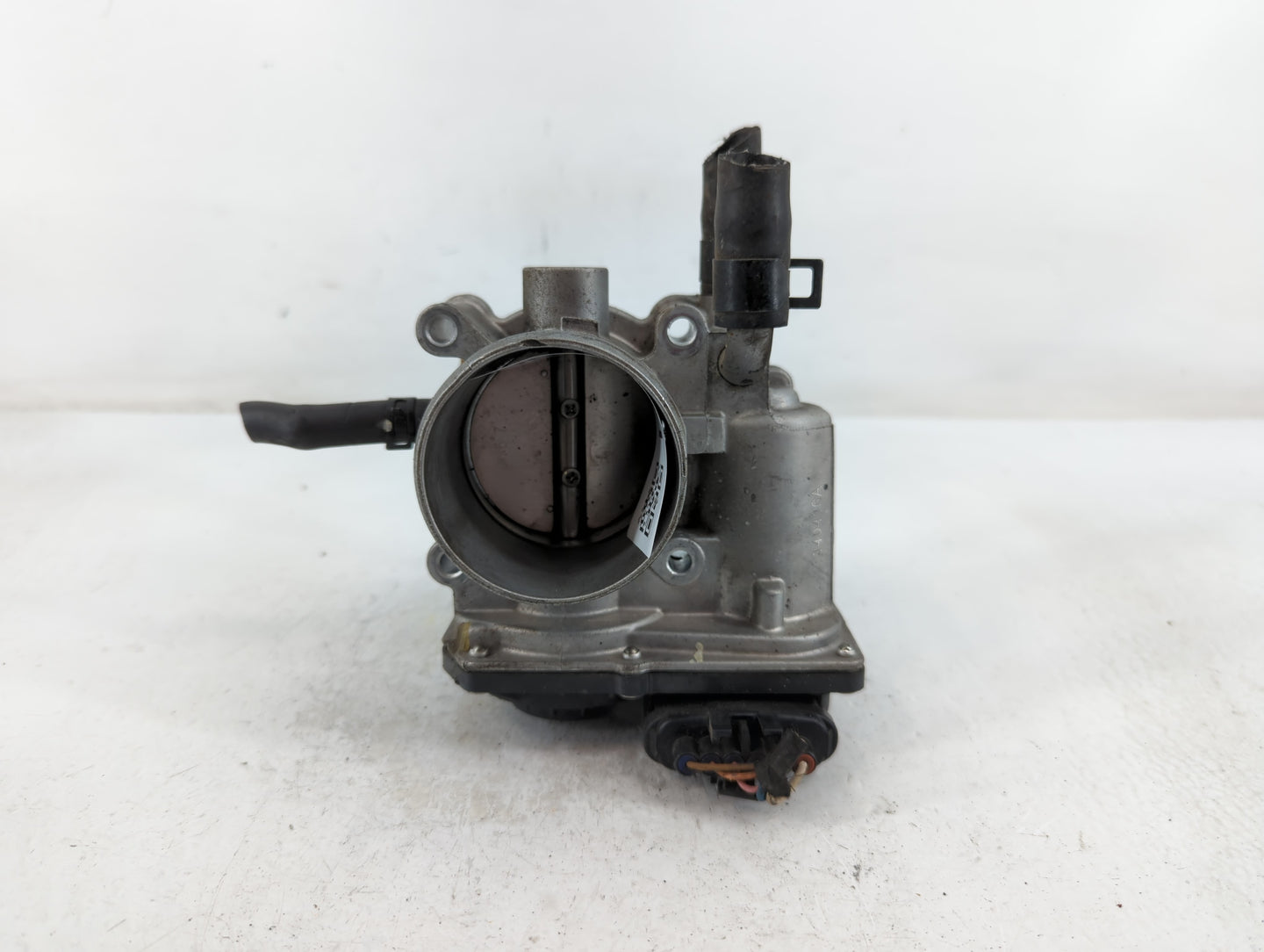2012-2019 Kia Rio Throttle Body P/N:5302 4R20 35100-2B300 Fits Fits 2012 2013 2014 2015 2016 2017 2018 2019 OEM Used Auto Pa