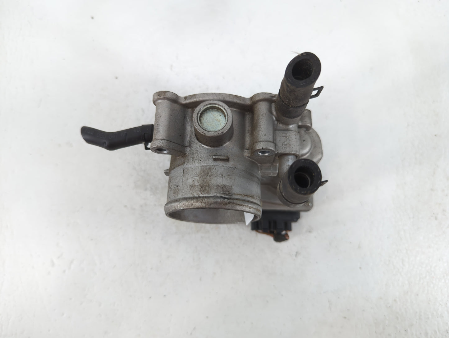 2012-2019 Kia Rio Throttle Body P/N:5302 4R20 35100-2B300 Fits Fits 2012 2013 2014 2015 2016 2017 2018 2019 OEM Used Auto Pa