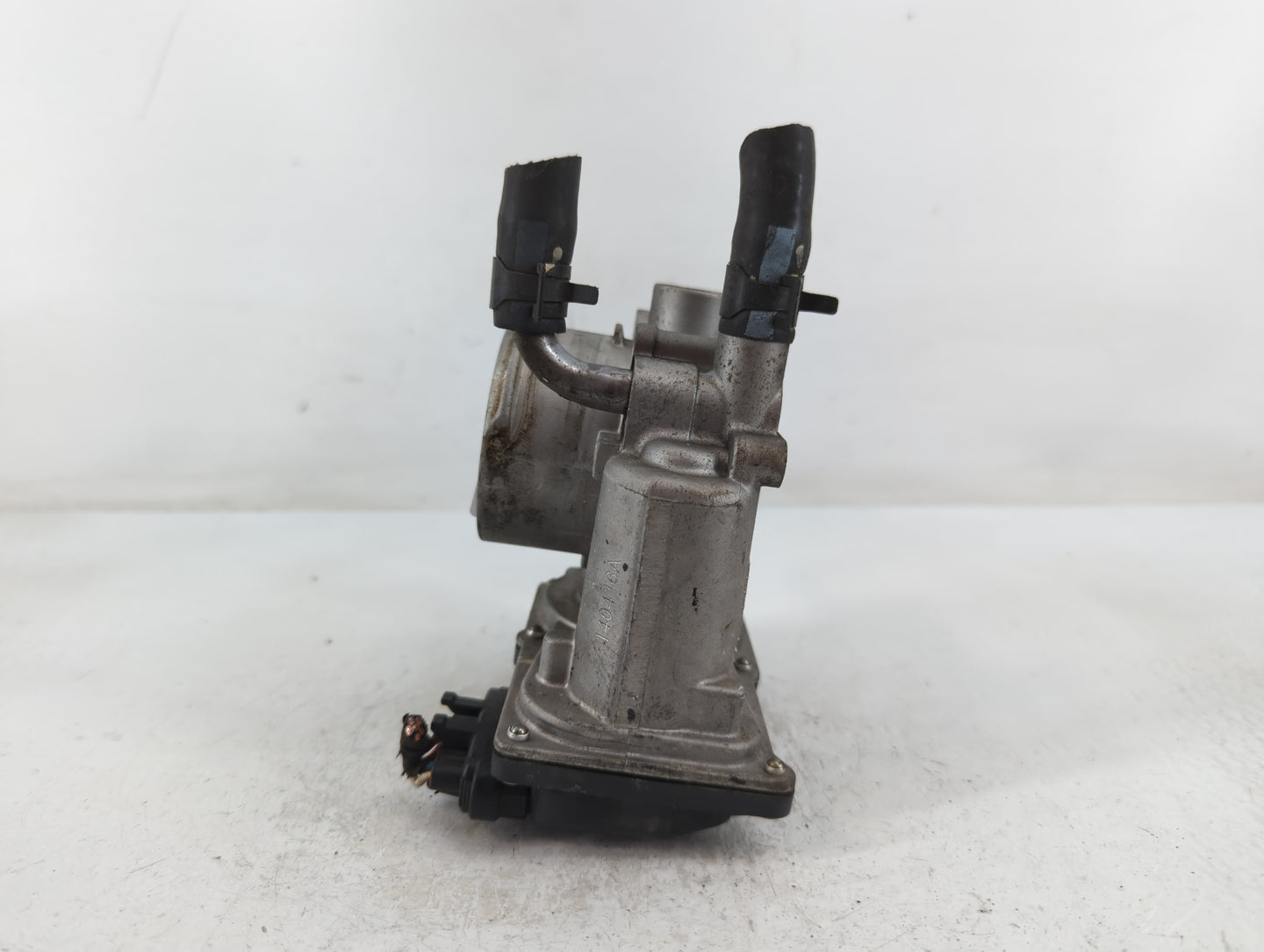 2012-2019 Kia Rio Throttle Body P/N:5302 4R20 35100-2B300 Fits Fits 2012 2013 2014 2015 2016 2017 2018 2019 OEM Used Auto Pa