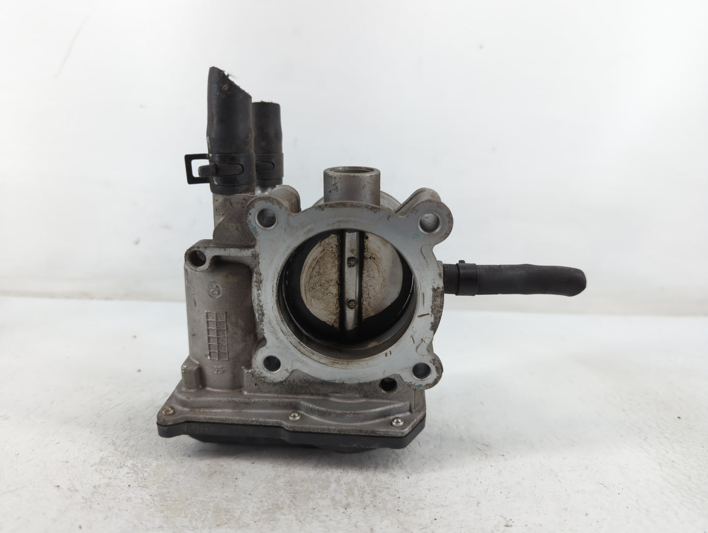 2012-2019 Kia Rio Throttle Body P/N:5302 4R20 35100-2B300 Fits Fits 2012 2013 2014 2015 2016 2017 2018 2019 OEM Used Auto Pa