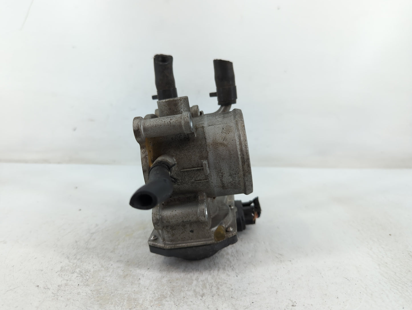 2012-2019 Kia Rio Throttle Body P/N:5302 4R20 35100-2B300 Fits Fits 2012 2013 2014 2015 2016 2017 2018 2019 OEM Used Auto Pa