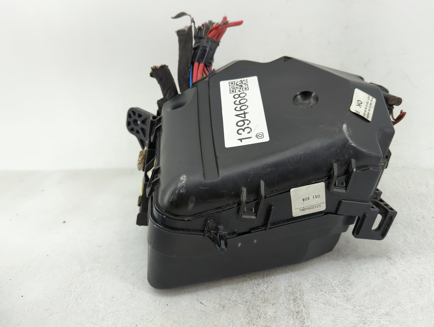 2014-2015 Kia Rondo Fusebox Fuse Box Panel Relay Module P/N:91210 A4320 Fits Fits 2014 2015 OEM Used Auto Parts - Oemusedaut