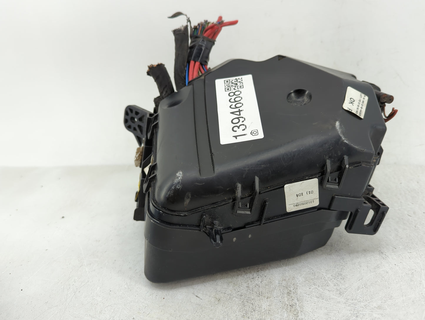 2014-2015 Kia Rondo Fusebox Fuse Box Panel Relay Module P/N:91210 A4320 Fits Fits 2014 2015 OEM Used Auto Parts - Oemusedaut