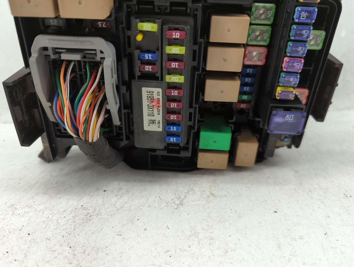 2014-2015 Kia Rondo Fusebox Fuse Box Panel Relay Module P/N:91951-3X110 Fits Fits 2014 2015 OEM Used Auto Parts - Oemusedaut