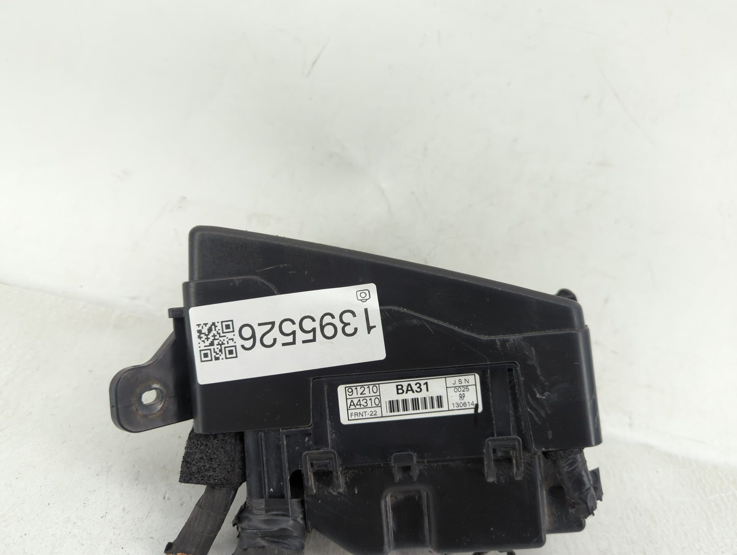 2014-2015 Kia Rondo Fusebox Fuse Box Panel Relay Module P/N:91210 A4310 Fits Fits 2014 2015 OEM Used Auto Parts - Oemusedaut