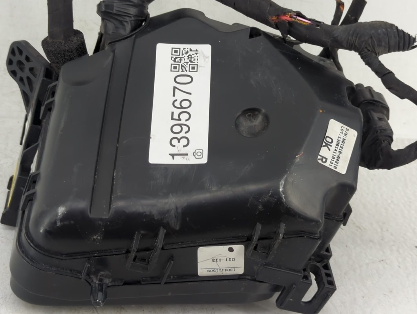 2014-2015 Kia Rondo Fusebox Fuse Box Panel Relay Module P/N:91210 A4310 Fits Fits 2014 2015 OEM Used Auto Parts - Oemusedaut