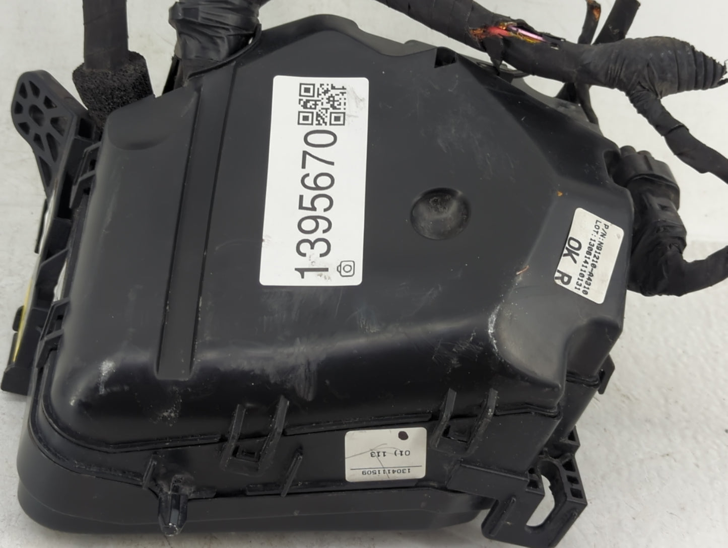 2014-2015 Kia Rondo Fusebox Fuse Box Panel Relay Module P/N:91210 A4310 Fits Fits 2014 2015 OEM Used Auto Parts - Oemusedaut