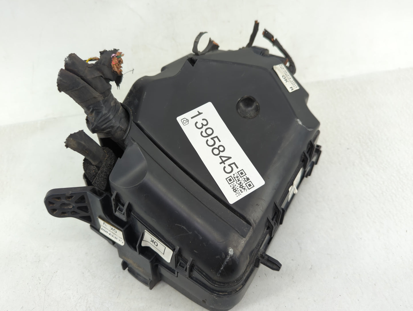 2014-2015 Kia Rondo Fusebox Fuse Box Panel Relay Module P/N:91210 A4240 Fits Fits 2014 2015 OEM Used Auto Parts - Oemusedaut