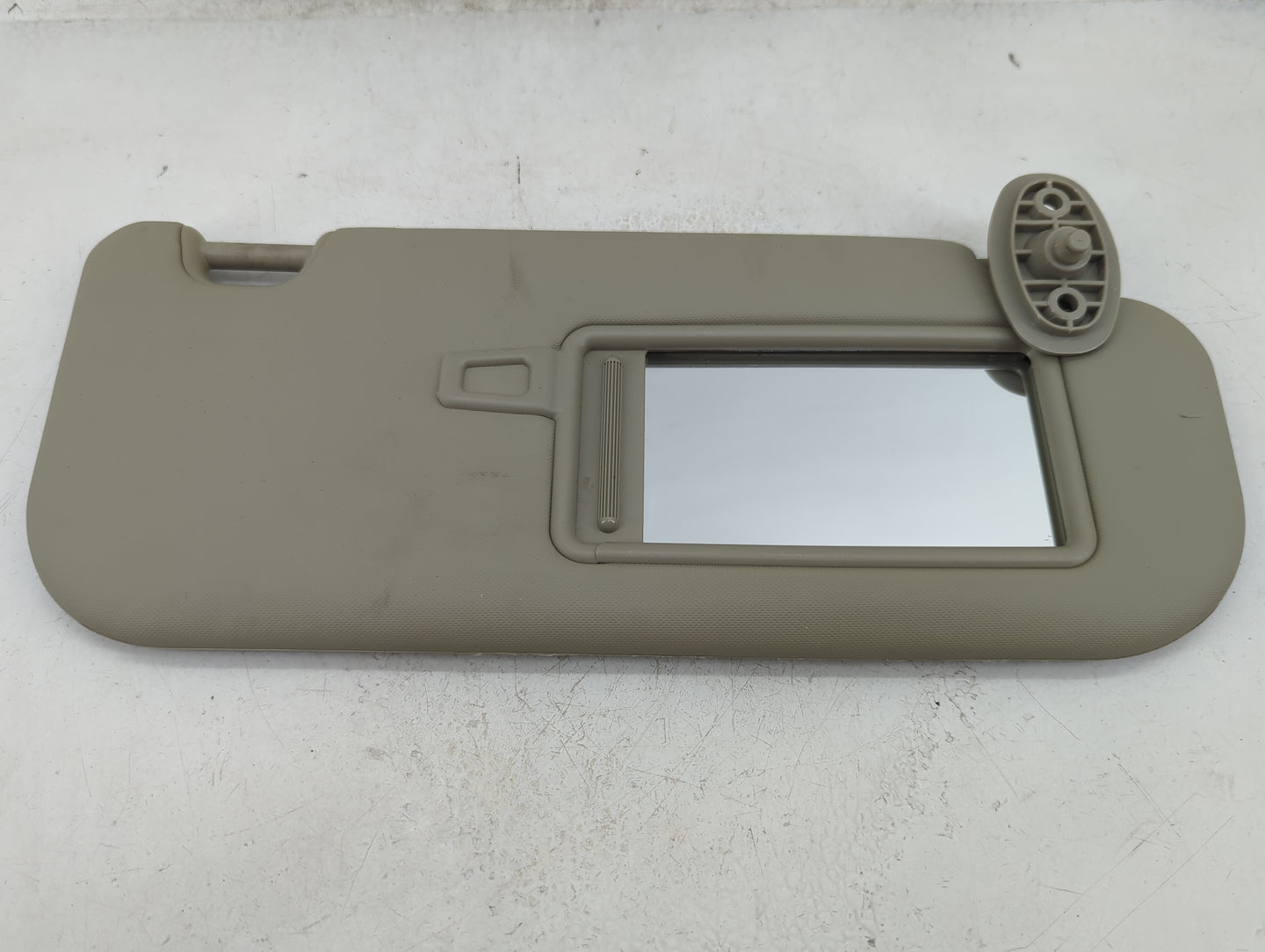 2014-2017 Kia Rondo Sun Visor Shade Replacement Passenger Right Mirror Fits Fits 2014 2015 2016 2017 OEM Used Auto Parts - O