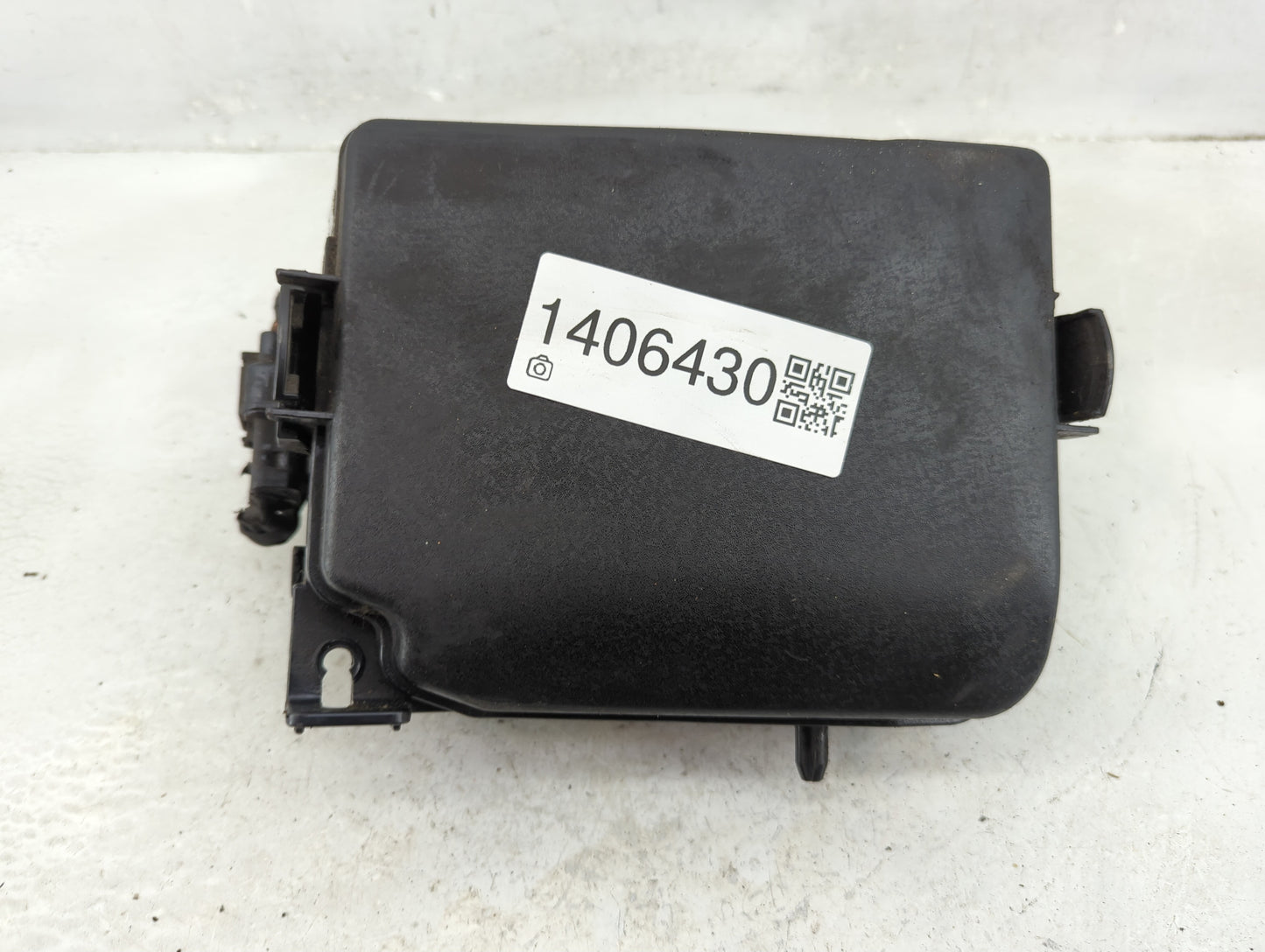 2014-2015 Kia Rondo Fusebox Fuse Box Panel Relay Module P/N:91210-A4020 91210 A4240 Fits Fits 2014 2015 OEM Used Auto Parts 