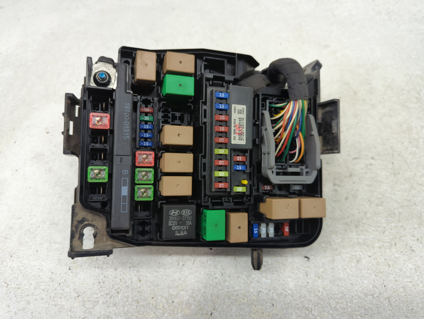 2014-2015 Kia Rondo Fusebox Fuse Box Panel Relay Module P/N:91941-A4031 Fits Fits 2014 2015 OEM Used Auto Parts - Oemusedaut