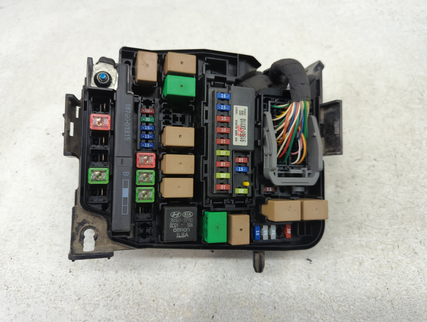 2014-2015 Kia Rondo Fusebox Fuse Box Panel Relay Module P/N:91941-A4031 Fits Fits 2014 2015 OEM Used Auto Parts - Oemusedaut