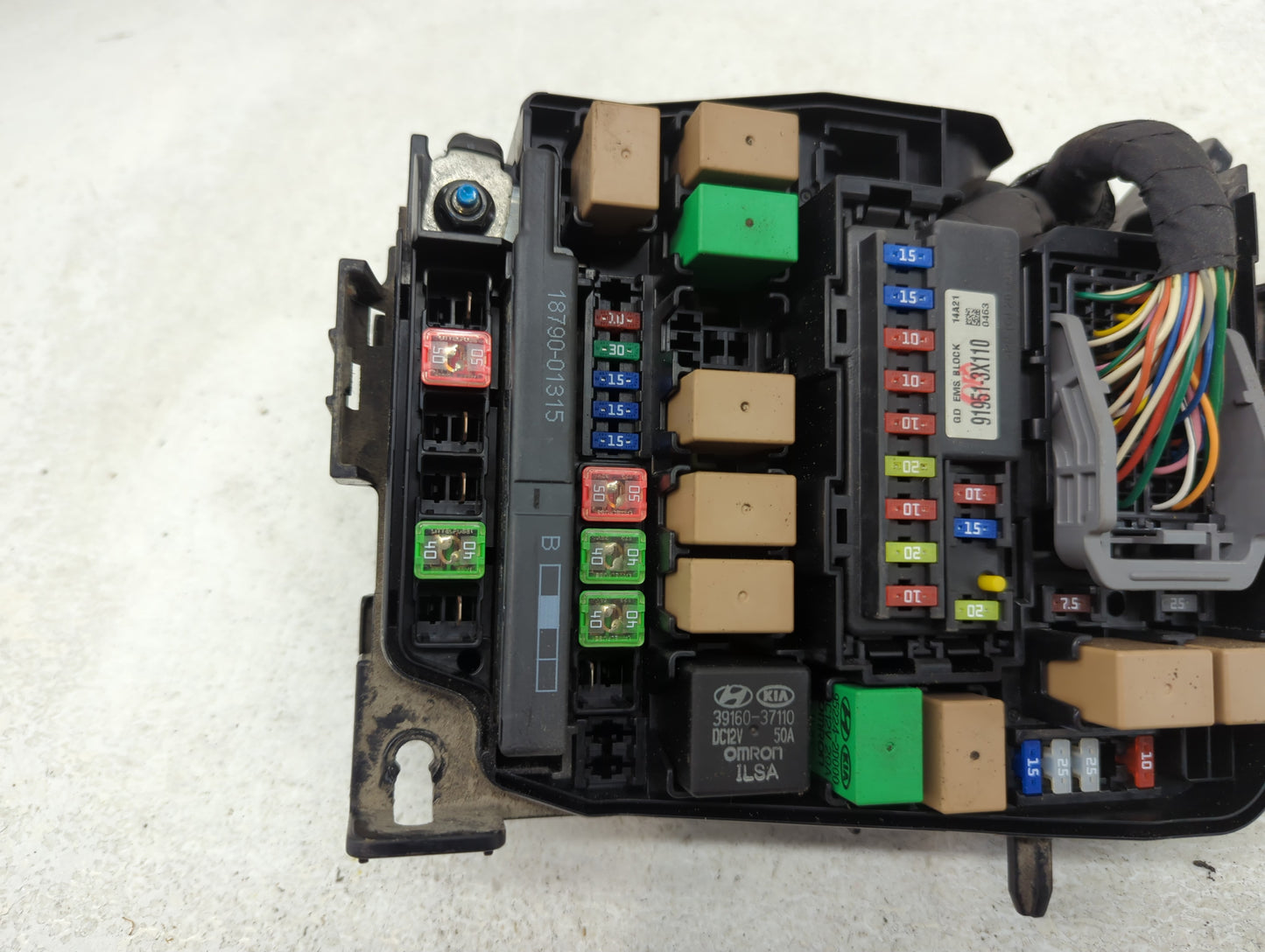 2014-2015 Kia Rondo Fusebox Fuse Box Panel Relay Module P/N:91941-A4031 Fits Fits 2014 2015 OEM Used Auto Parts - Oemusedaut