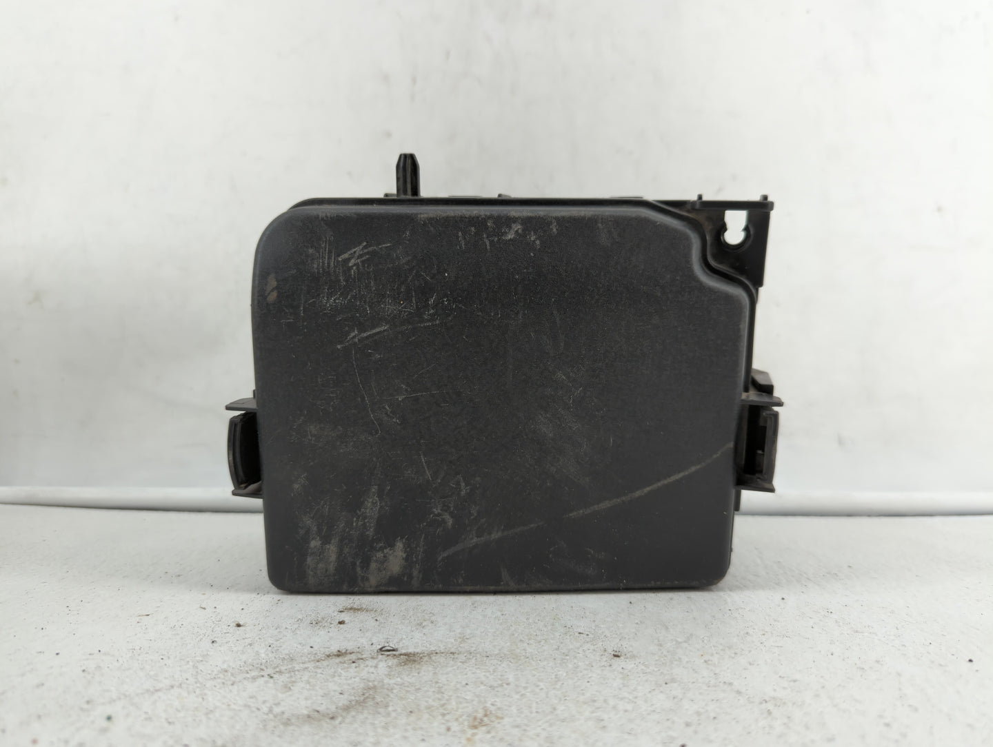 2014-2015 Kia Rondo Fusebox Fuse Box Panel Relay Module P/N:N91210-A4326 Fits Fits 2014 2015 OEM Used Auto Parts - Oemusedau