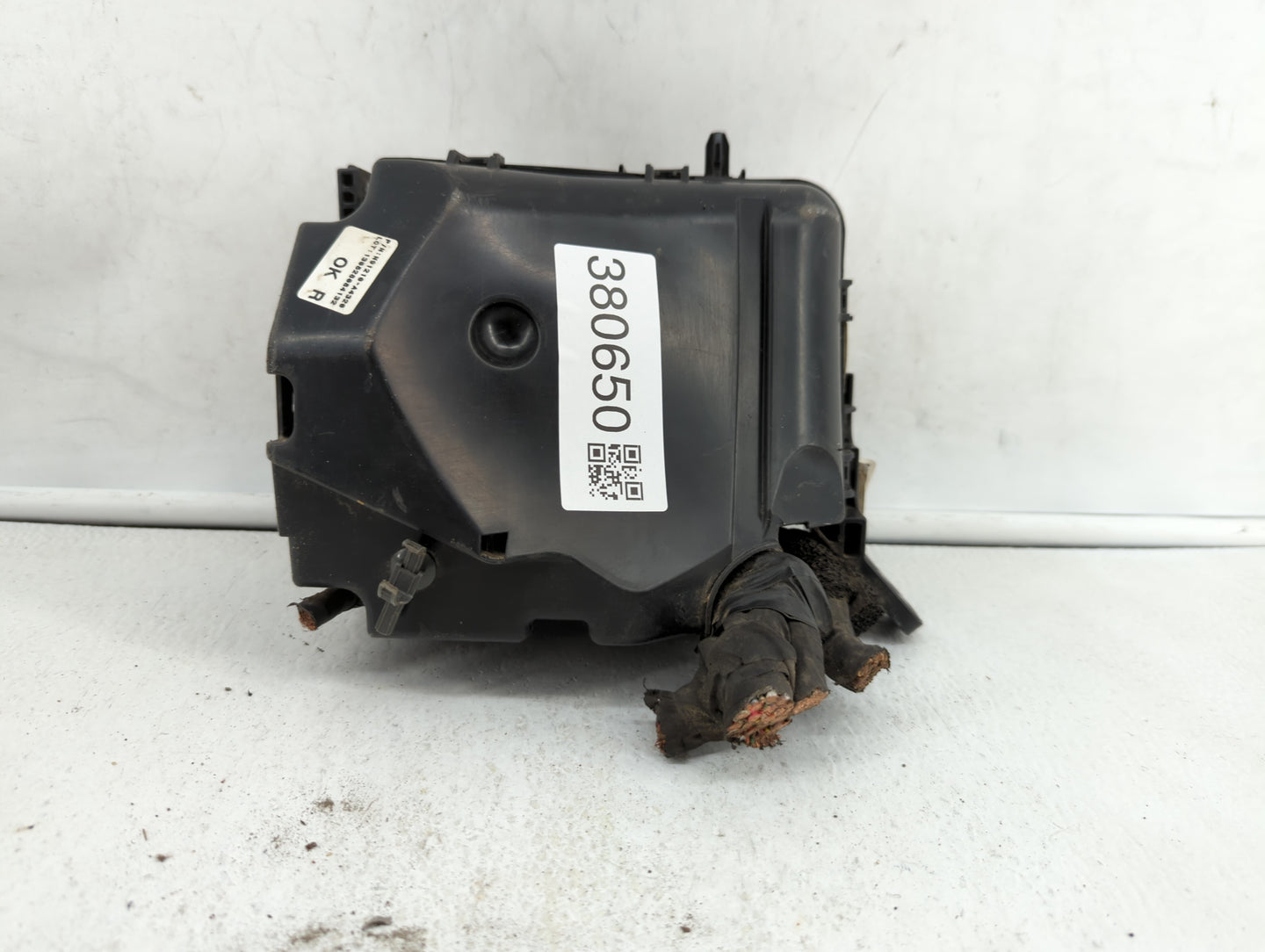 2014-2015 Kia Rondo Fusebox Fuse Box Panel Relay Module P/N:N91210-A4326 Fits Fits 2014 2015 OEM Used Auto Parts - Oemusedau