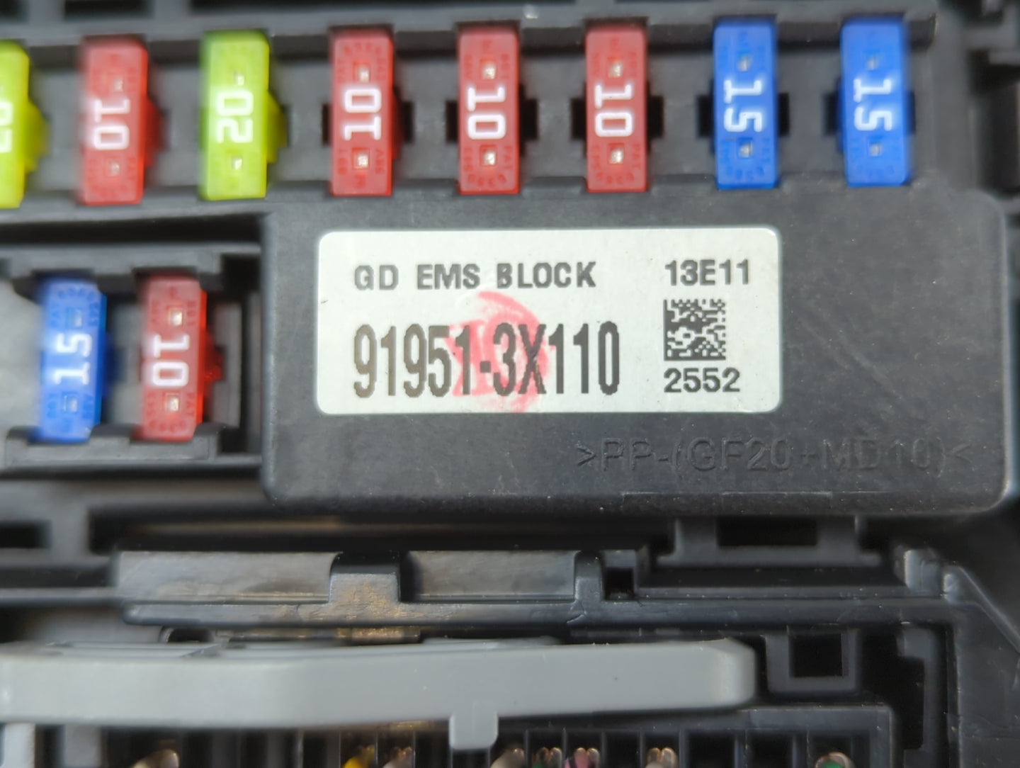 2014-2015 Kia Rondo Fusebox Fuse Box Panel Relay Module P/N:91210 A4320 Fits Fits 2014 2015 OEM Used Auto Parts - Oemusedaut