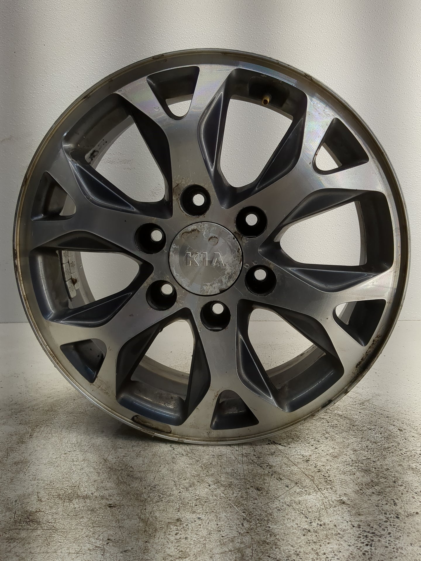 2014-2014 Kia Sedona Oem Wheel Rim - Oemusedautoparts1.com