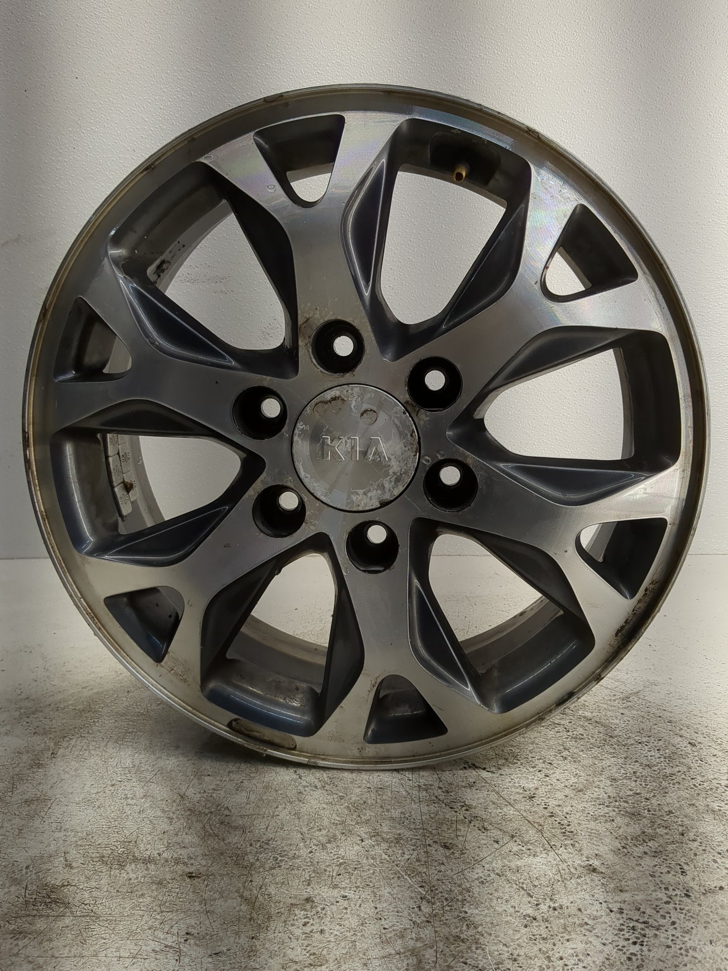 2014-2014 Kia Sedona Oem Wheel Rim - Oemusedautoparts1.com
