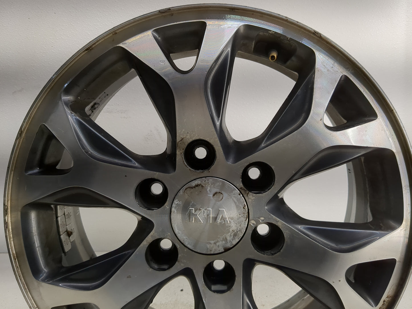 2014-2014 Kia Sedona Oem Wheel Rim 1253076 - Oemusedautoparts1.com