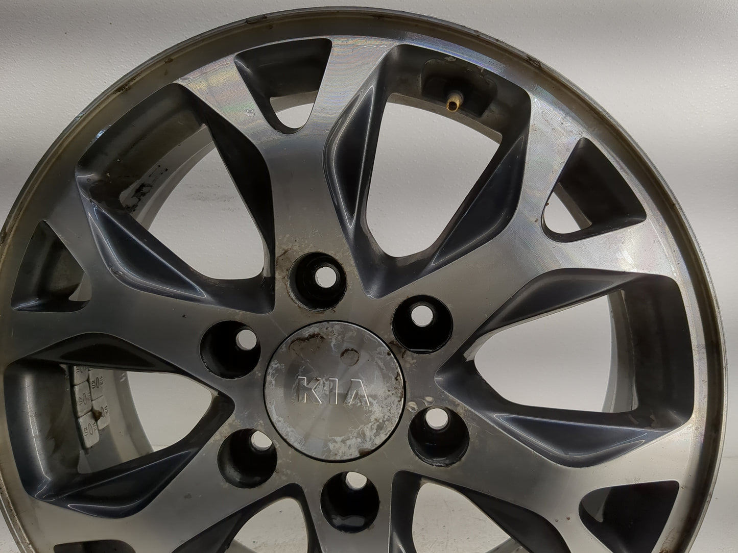 2014-2014 Kia Sedona Oem Wheel Rim 1253076 - Oemusedautoparts1.com