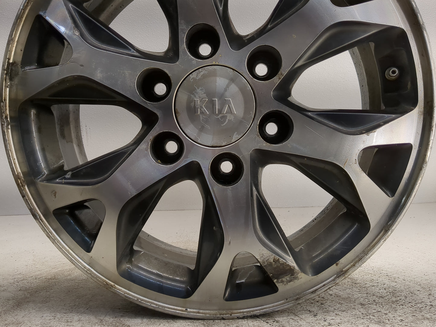 2014-2014 Kia Sedona Oem Wheel Rim - Oemusedautoparts1.com
