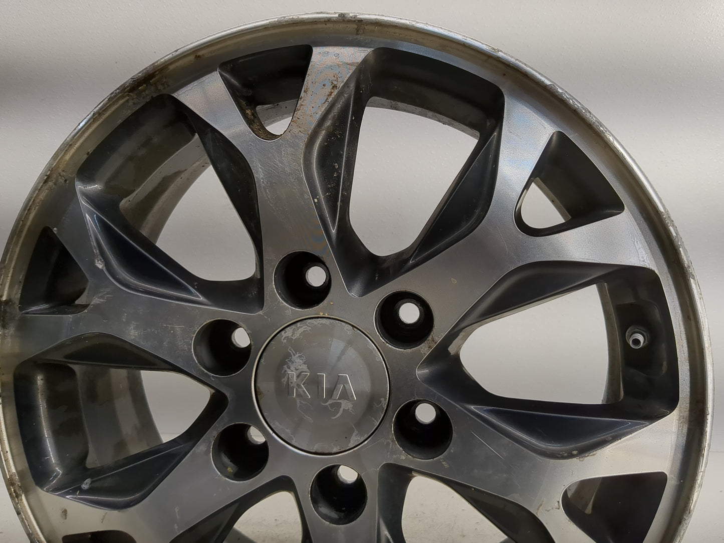 2014-2014 Kia Sedona Oem Wheel Rim - Oemusedautoparts1.com