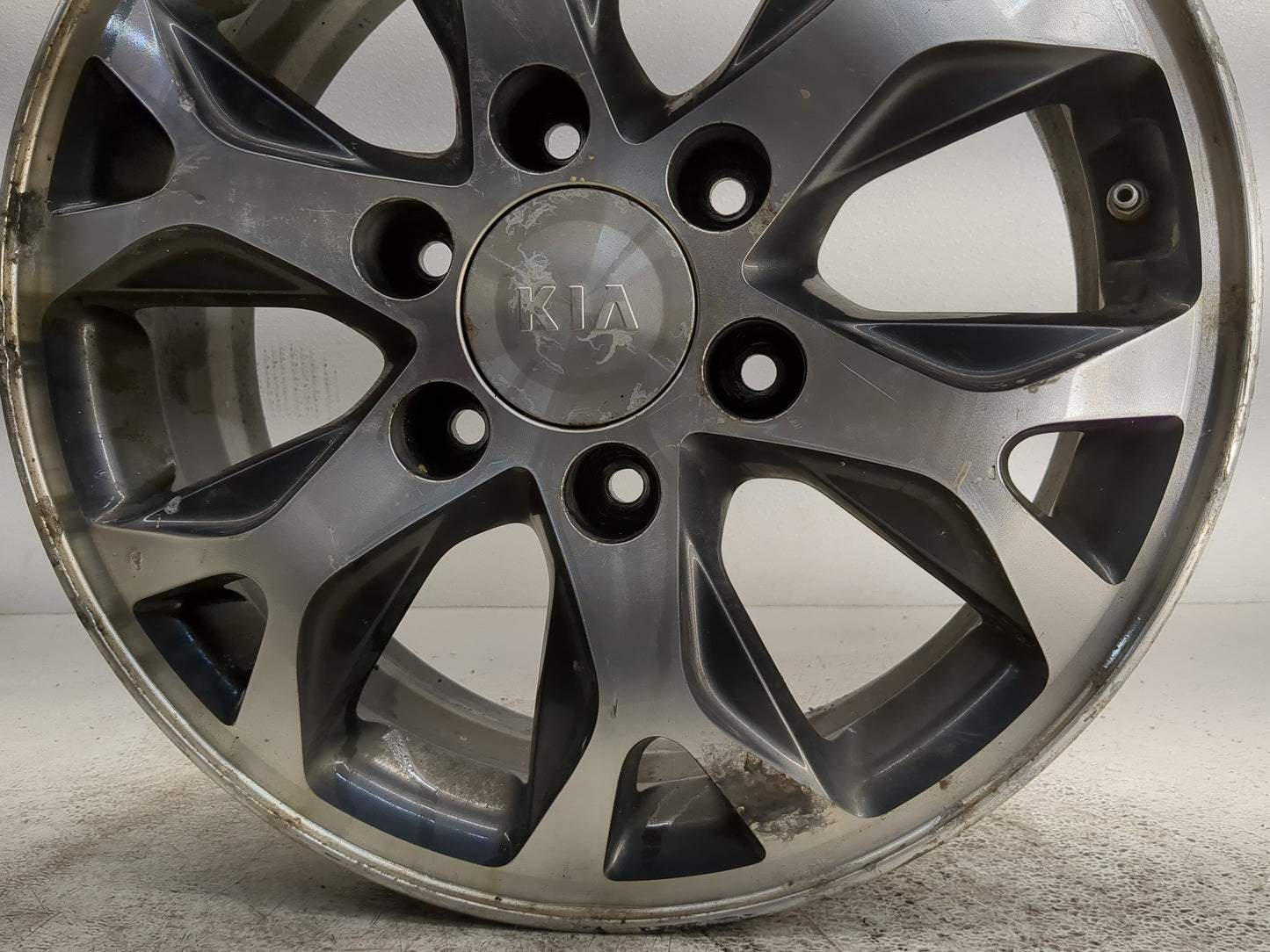 2014-2014 Kia Sedona Oem Wheel Rim - Oemusedautoparts1.com