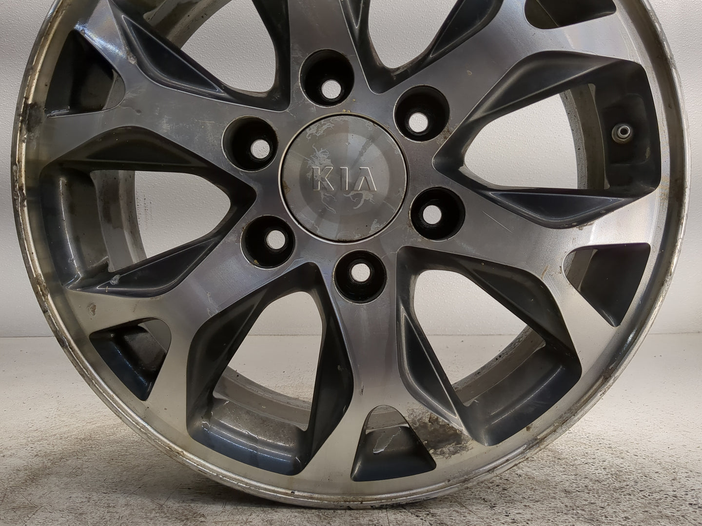 2014-2014 Kia Sedona Oem Wheel Rim - Oemusedautoparts1.com